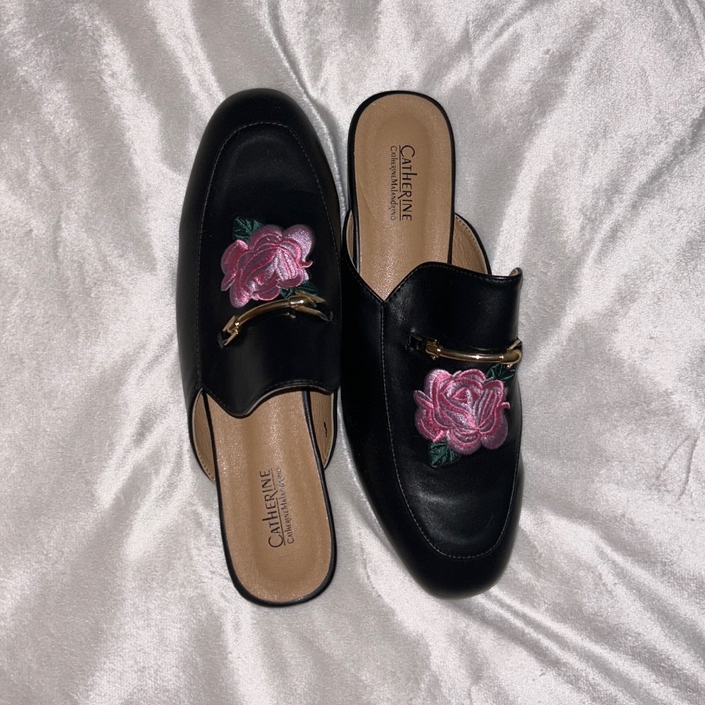 Cute rose loafers